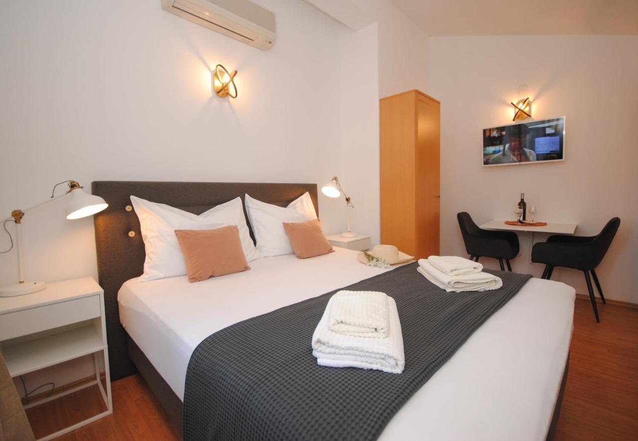 Apartments Dilk Vis Exterior foto